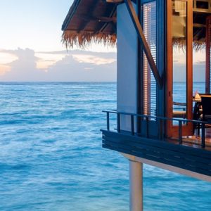 Luxury Maldives honeymoon Packages One And Only Reethi Rah Maldives Dining 4