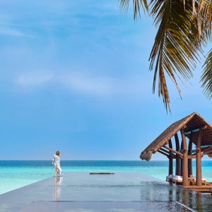 Luxury Maldives honeymoon Packages One And Only Reethi Rah Maldives Pool