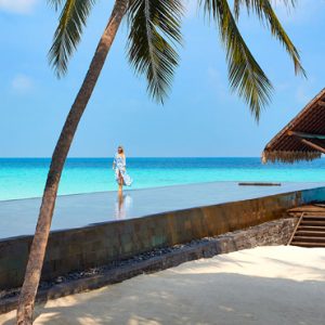 Luxury Maldives Honeymoon Packages One And Only Reethi Rah Maldives Pool 2