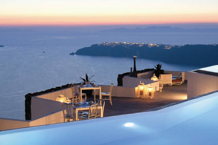 Top-Honeymoon-Destinations-in-Europe---Santorini-