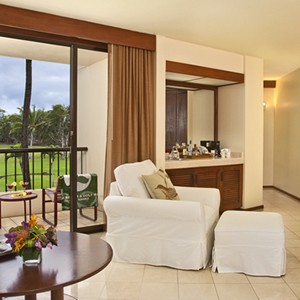 Makena Beach and Golf Resort - Hawaii Honeymoons - Partial Ocean View Suite - Bedroom