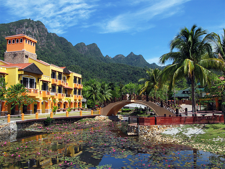 Cable Car and Oriental Village Tour - Langkawi honeymoons - village