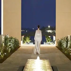 Dubai Honeymoon Packages Waldorf Astoria Dubai Palm Jumeirah Hotel Entrance