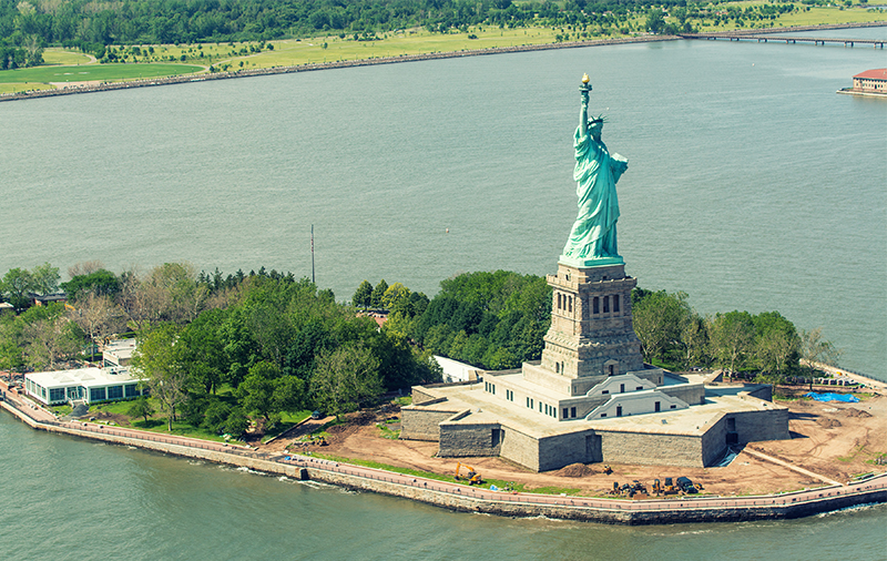 The Big Apple Tour - Honeymoon Excursions in New York - Statue Of Liberty