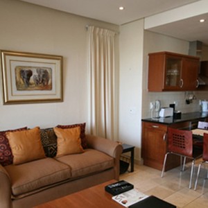 Waterfront Village Cape Town - Cape Town Honeymoon - Luxury One Bedroom Apartment - dining