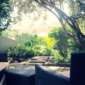 robberg-beach-lodge-suite-outside-terrace