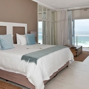 robberg-beach-lodge-view-suite-bedroom