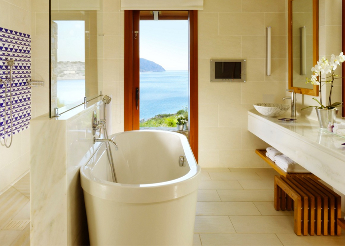 Blue Palace Resort & Spa - The worlds best bathtubs with a view - Luxury Holidays