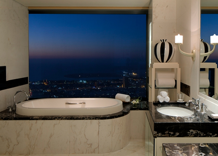 Conrad Dubai - The worlds best bathtubs with a view - Luxury Holidays