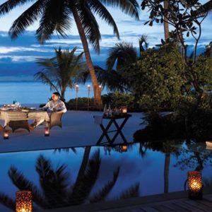 Maldives Honeymoon Packages Shangri La’s Villingili Resort And Spa Dine By Design In Villa Barbeque With Couple