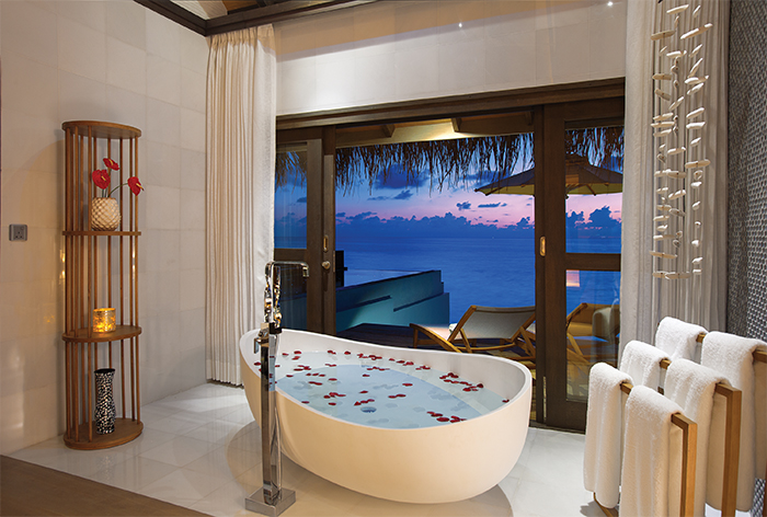 Ozen Maldives - The worlds best bathtubs with a view - Luxury Holidays