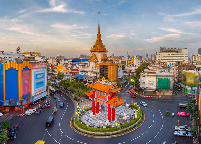 chinatown - 8 places to shop in bangkok - luxury bangkok honeymoons