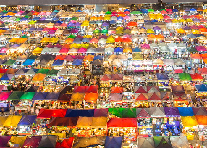 night market - 8 places to shop in bangkok - luxury bangkok honeymoons