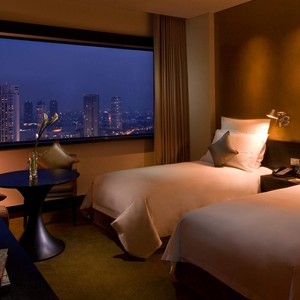 Millennium Hilton Bangkok - honeymoon dreams - twin deluxe room