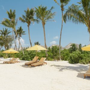 Sun Beds On The Beach Dhigufaru Island Resort Maldives Honeymoons