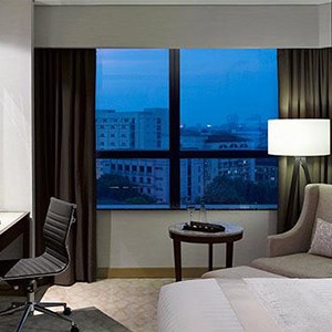 melia hanoi - vietnam honeymoon - premium room