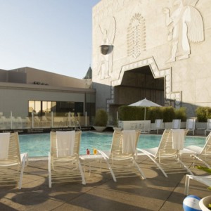 pool - Loews Hollywood Hotel - luxury los angeles honeymoon packages