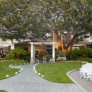 wedding - Fairmont Miramar Hotel and Bungalows - luxury los angeles honeymoon packages