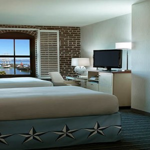 argonaut-san-francisco-honeymoons-bay-view-2-queen-beds