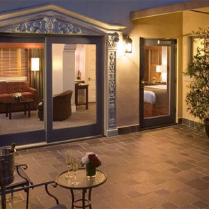 handlery-union-square-hotel-san-francisco-honeymoons-rooftop-garden-suite-exterior