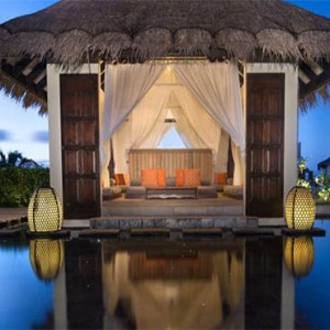jumeriah-vittaveli-maldives-honeymoon-pool-cabana-hero