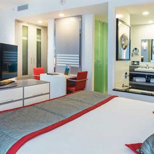 Junior Suite 2 - Hotel Riu Plaza New York Times Square - Luxury New York Honeymoon Packages