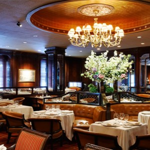 waldorf-astoria-new-york-honeymoon-bull-and-bear-steakhouse