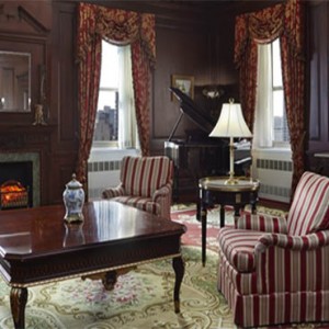 waldorf-astoria-new-york-honeymoon-historic-suite-living-room