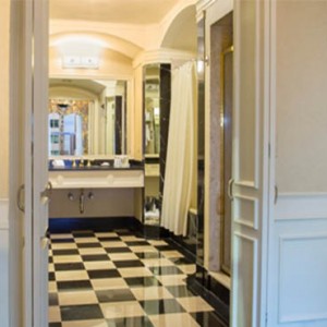 waldorf-astoria-new-york-honeymoon-signature-suite-bathsuite