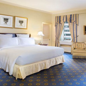 waldorf-astoria-new-york-honeymoon-signature-suites-bedroom-king-size