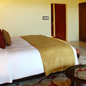 anantara-desert-island-hotel-and-spa-anantara-suite-bedroom