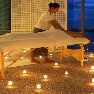 como-point-yamu-phuket-honeymoon-spa-massage