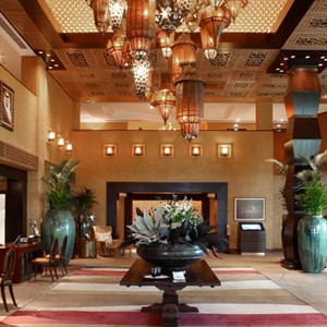 luxury-honeymoons-abu-dhabi-anantara-desert-islans-resort-and-spa-lobby