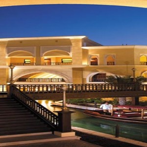 shangri-la-hotel-qaryat-al-beri-abu-dhabi-honeymoon-abra-waterway