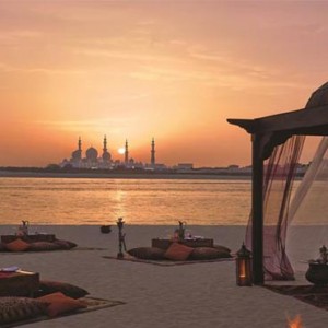 shangri-la-hotel-qaryat-al-beri-abu-dhabi-honeymoon-beach-view