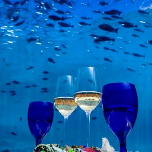 5-8-undersea-hurawaihi-luxury-maldives-honeymoon