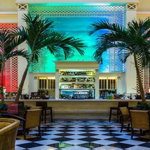 hotel-saratago-cuba-honeymoon-packages-bar-mezzanine