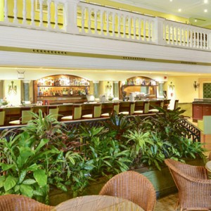 lobby-iberostar-parque-central-luxury-cuba-honeymoon-packages