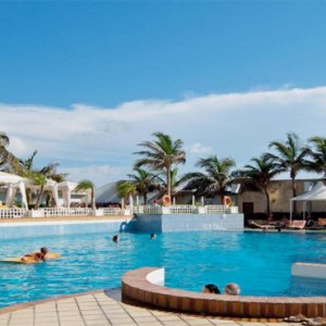 melia-cohiba-cuba-honeymoon-packages-pool