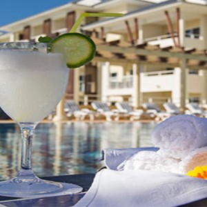 melia-marina-varadero-cuba-honeymoon-packages-las-velas-bar