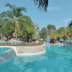 pool-pardisus-rio-de-oro-resort-spa-cuba-honeymoon