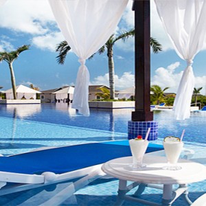 royalton-cayo-santa-maria-cuba-honeymoon-packages-luxurious-spa-pool