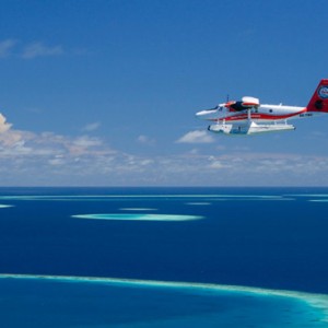 seaplane-hurawaihi-luxury-maldives-honeymoon