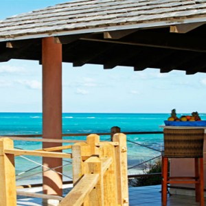 beach-bar-melia-buenavista-cuba-honeymoon-packages