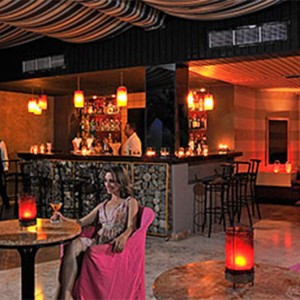 nightclub-pardisus-rio-de-oro-resort-spa-cuba-honeymoon