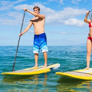 paddle-board-hurawaihi-luxury-maldives-honeymoon