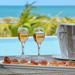 paradisus-princesa-del-mar-cuba-honeymoons-champagne