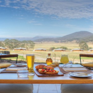 emirates-one-only-wolgan-valley-australia-honeymoon-packages-the-country-kitchen-view