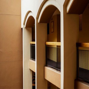 holiday-inn-old-sydney-australia-honeymoon-packages-hallway