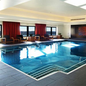 intercontinental-sydney-australia-honeymoon-packages-swimming-pool